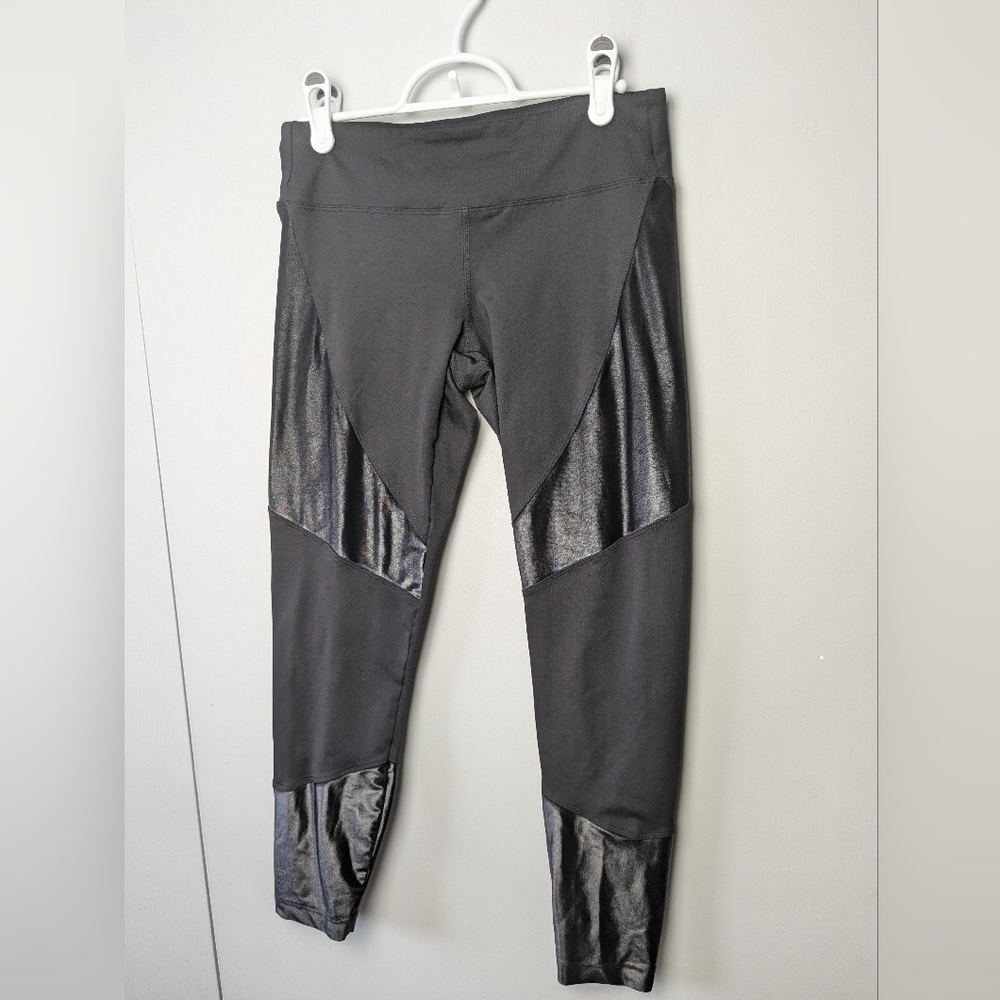KORAL Black Madr In USA Legging Crop Size Large For Wonen